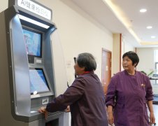 <b>记者柳文惠摄记者采访</b>